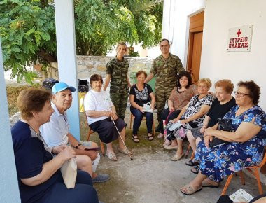 Κοινωνική προσφορά του ΓΕΣ: Kλιμάκιο Στρατιωτικών Iατρών της 88 ΣΔΙ στην Λήμνο (φωτό)